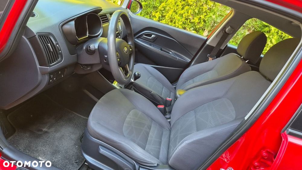 Kia Rio - 11