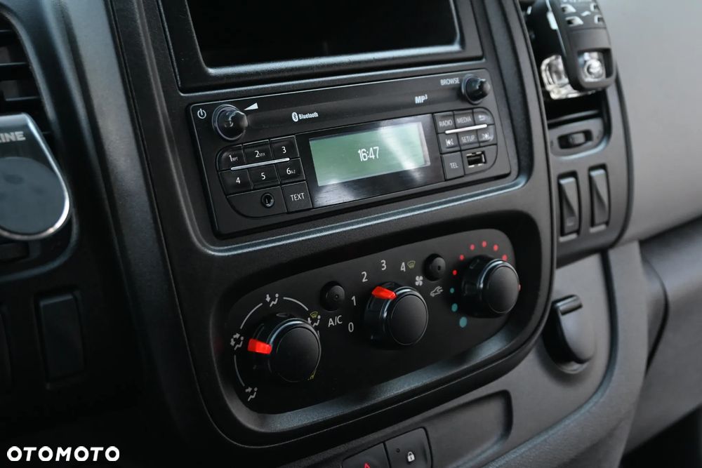 Renault Trafic - 15