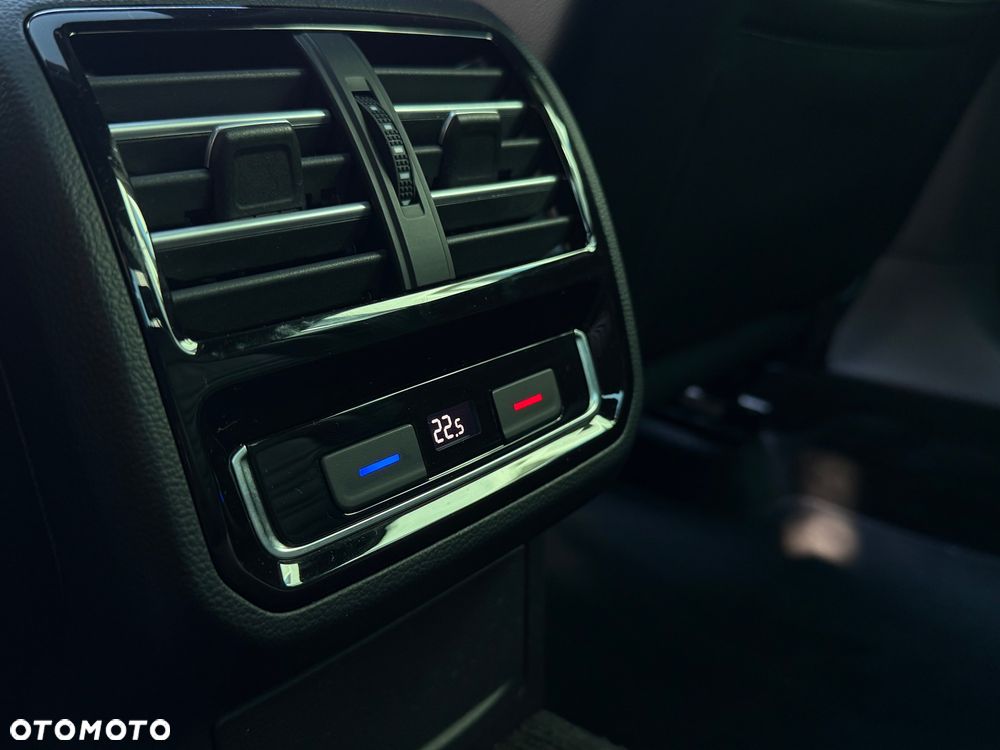 Volkswagen Passat 2.0 TDI (BlueMotion Technology) Highline - 30