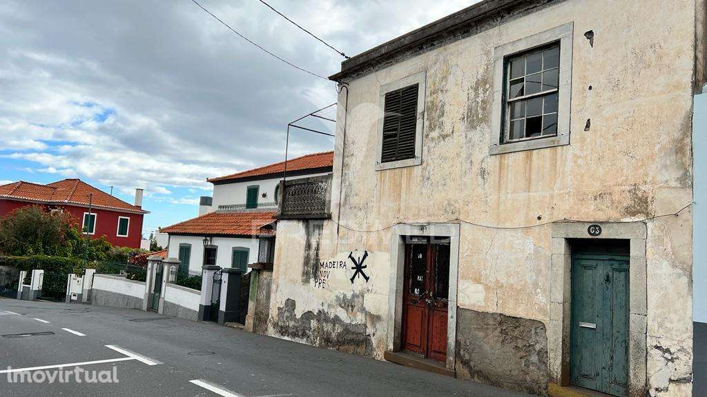 Moradia Antiga por recuperar com 2 pisos no Funchal - Ilha da Madeira - Grande imagem: 4/33