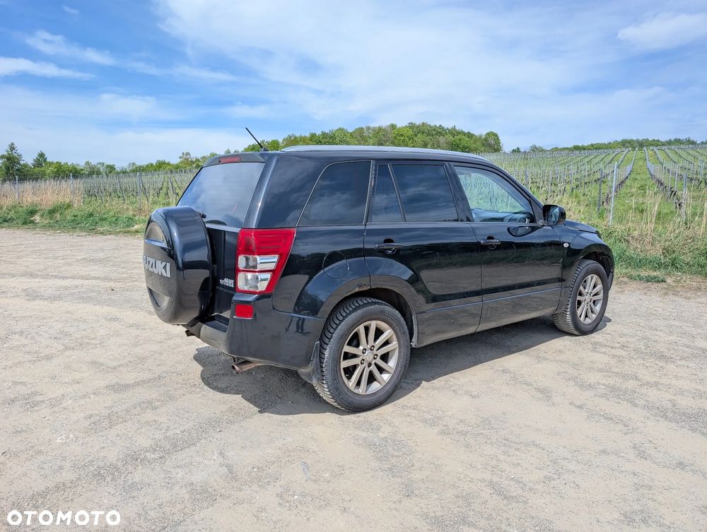 Suzuki Grand Vitara 2.0 Comfort Limited - 6