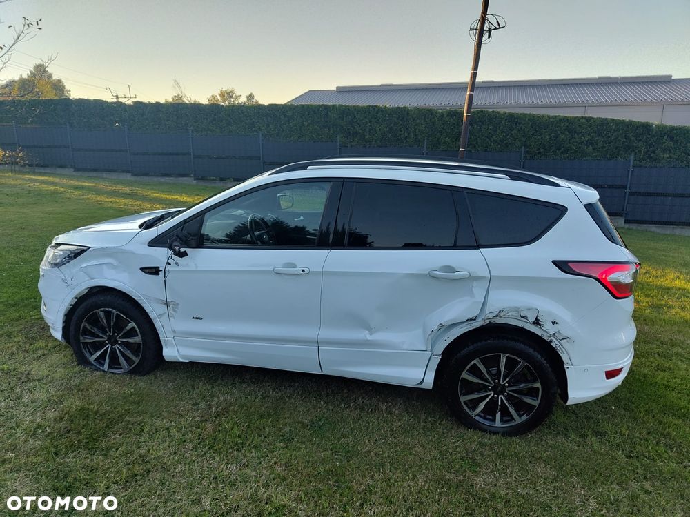 Ford Kuga 2.0 TDCi 4x4 ST-Line - 19