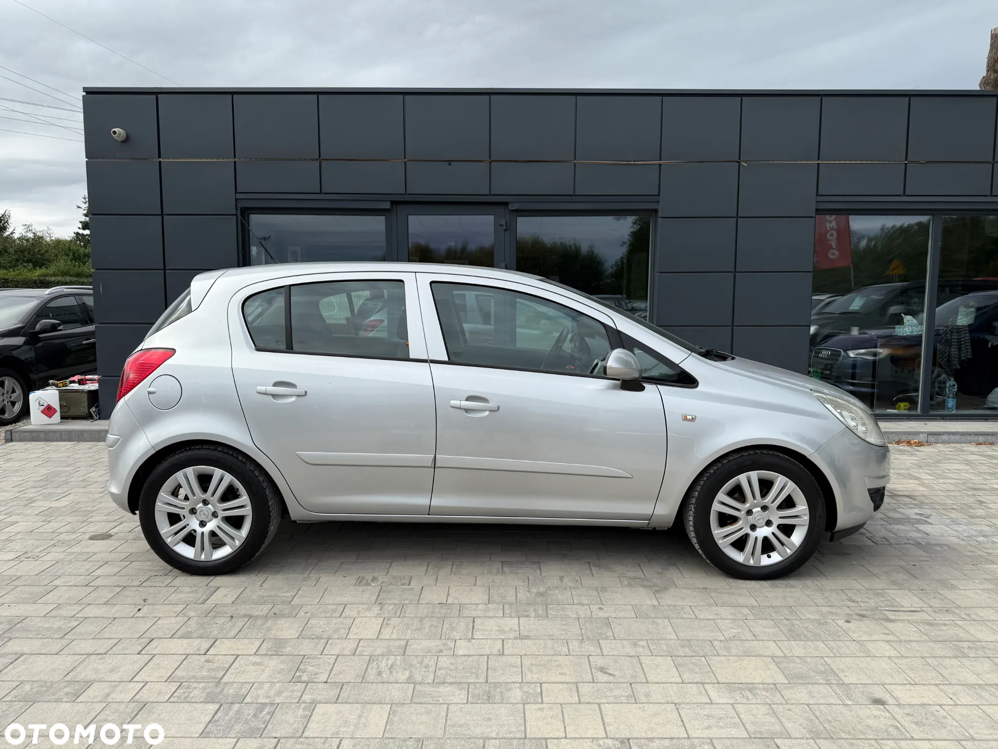 Opel Corsa 1.4 16V Cosmo - 30