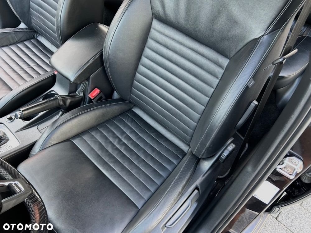 Skoda Octavia 2.0 TDI DSG RS - 18