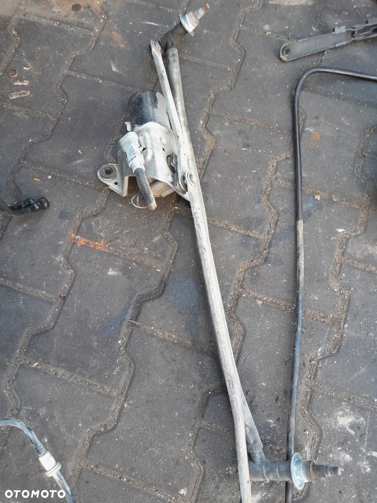 Silniczek wycieraczek Renault Mascott 09r