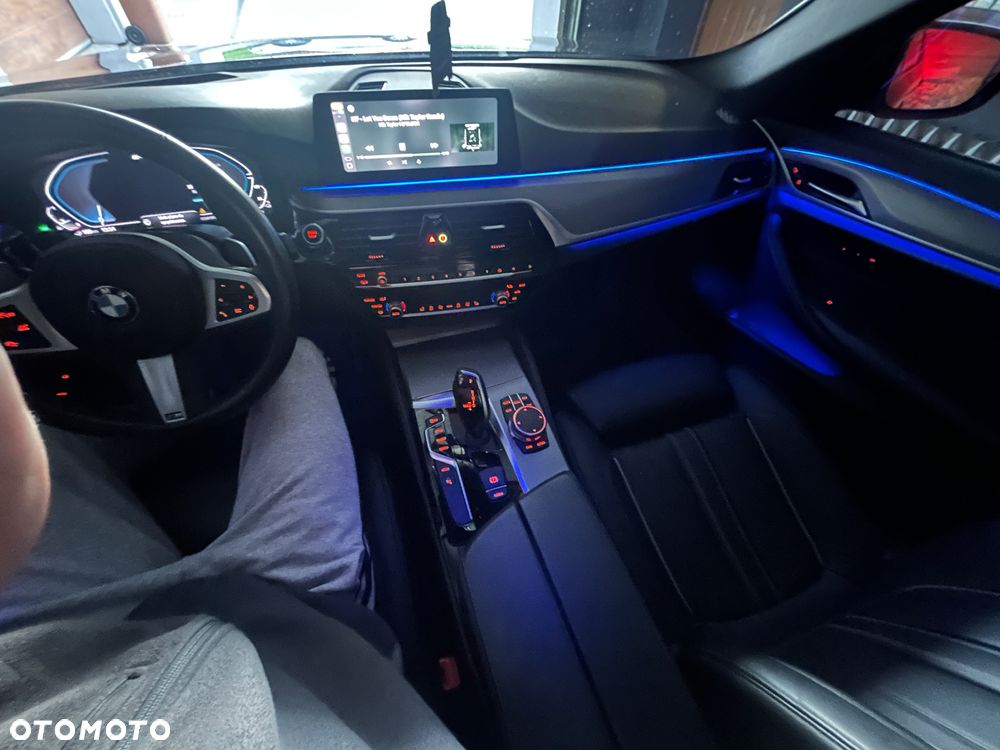 BMW Seria 5 530e iPerformance xDrive M Sport sport - 13