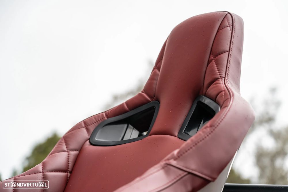 Land Rover Defender - 40