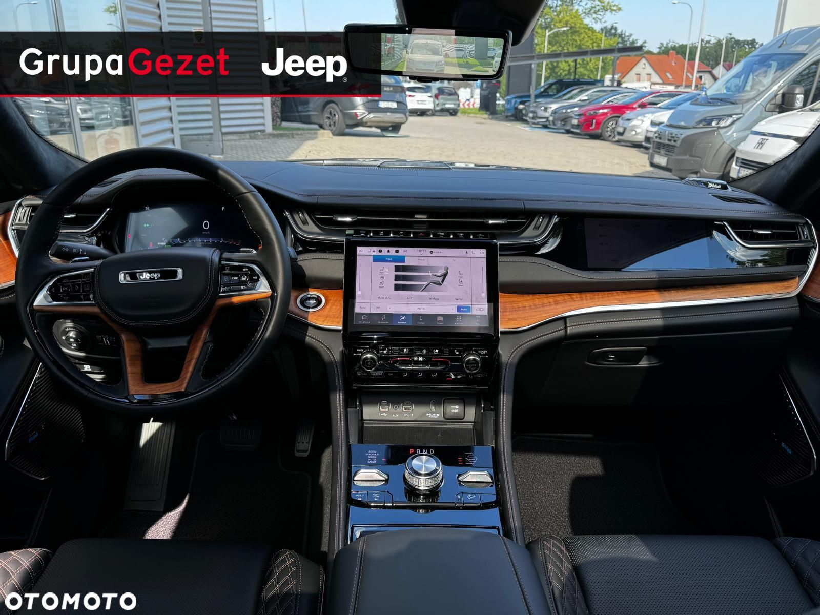 Jeep Grand Cherokee - 26