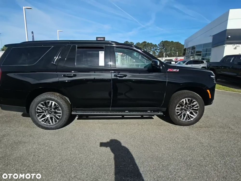 Chevrolet Tahoe - 2