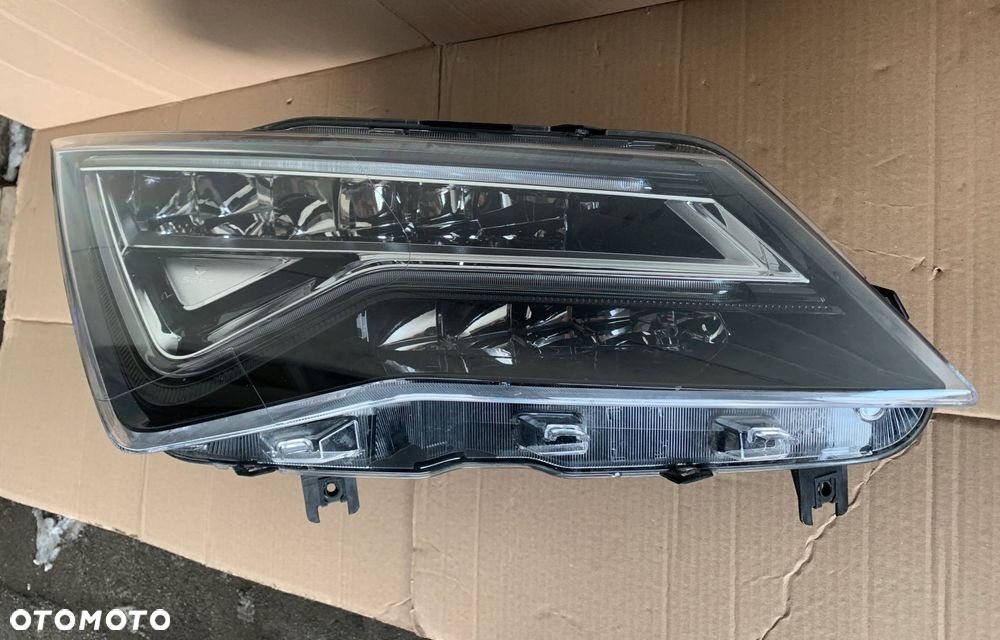 lampa prawa przednia seat ateca full led - 2