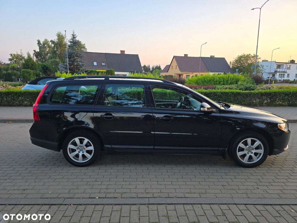 Volvo V70 2.0 Momentum - 5