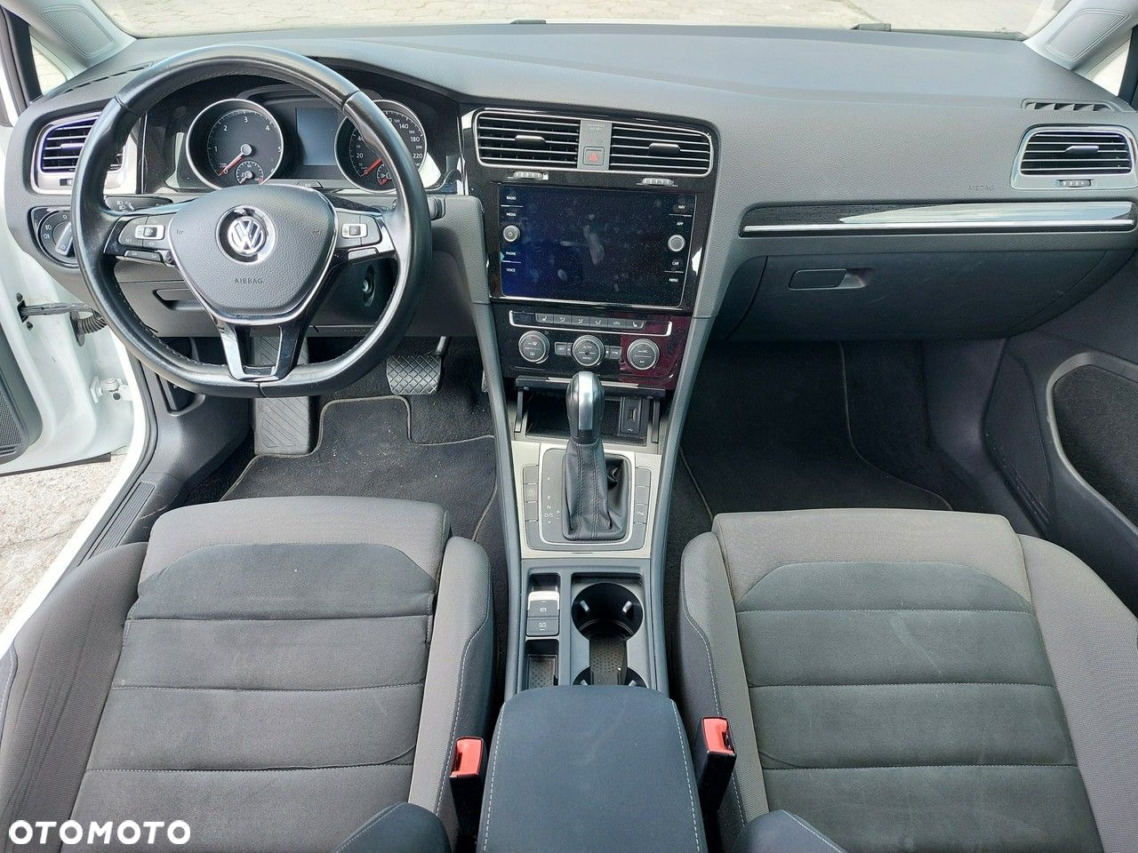 Volkswagen Golf - 16