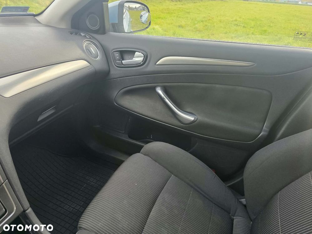 Ford Mondeo 2.0 TDCi Titanium - 10