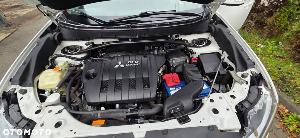 Mitsubishi Outlander 2.2 DI-D ClearTec 2WD Edition - 38