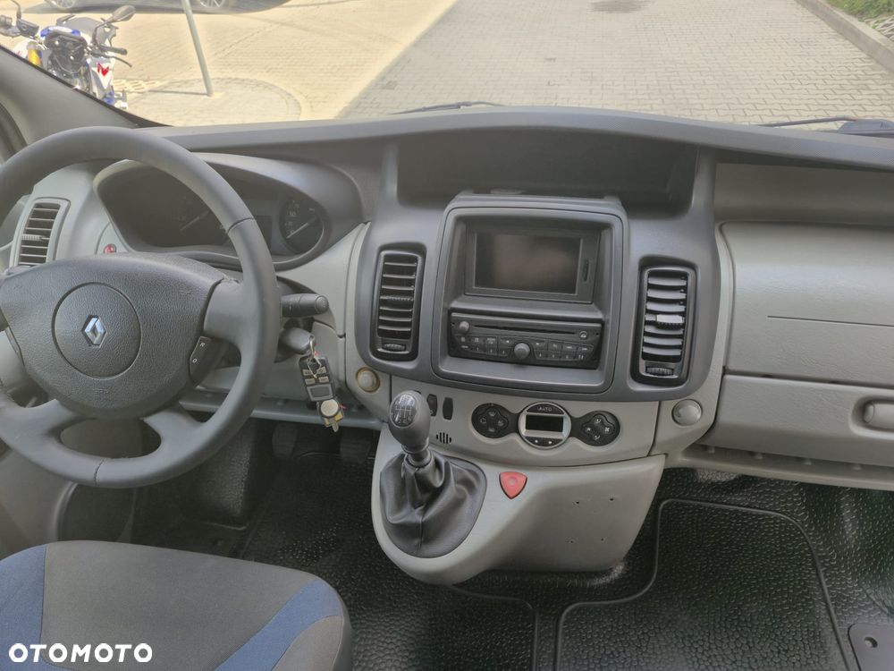 Renault Trafic - 25