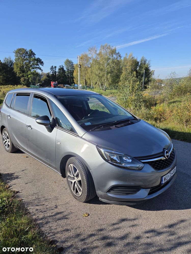 Opel Zafira 2018 photo 2