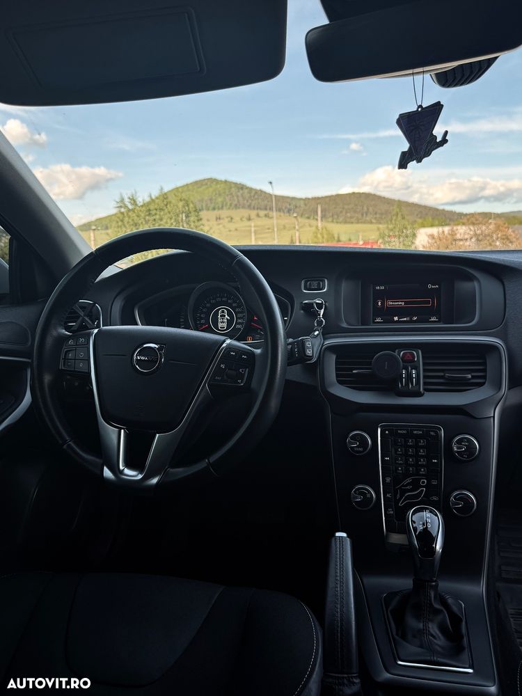 Volvo V40 D3 Aut. Momentum - 11