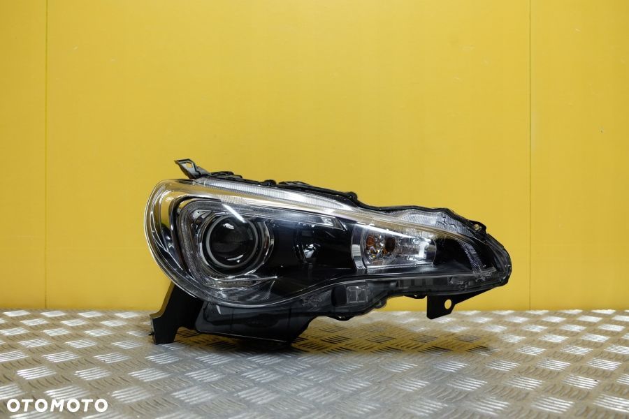 SUBARU BRZ 2012- REFLEKTOR LAMPA XENON PRAWY USA - 1
