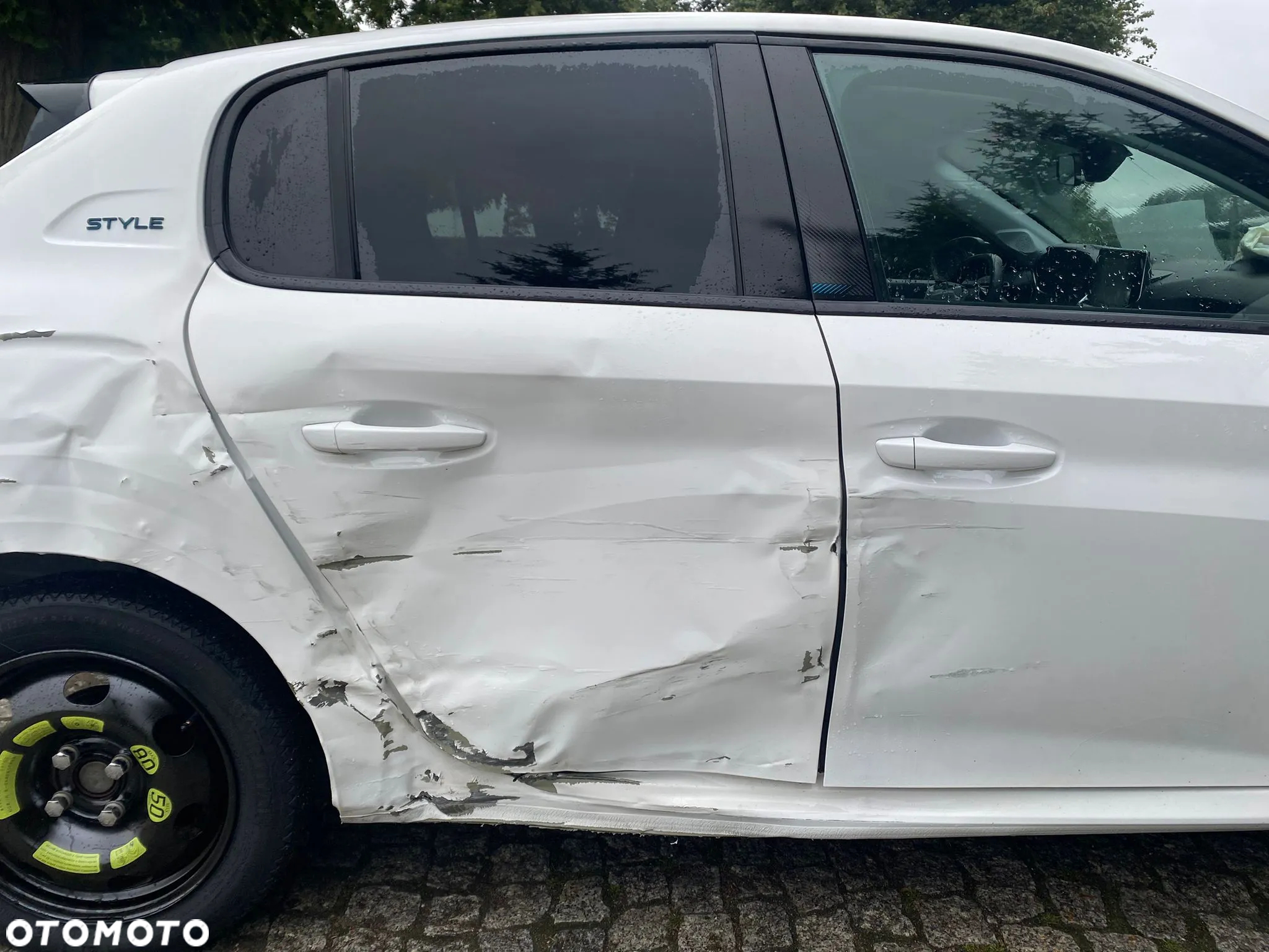 Peugeot 208 1.2 PureTech Active S&S EAT8 - 6