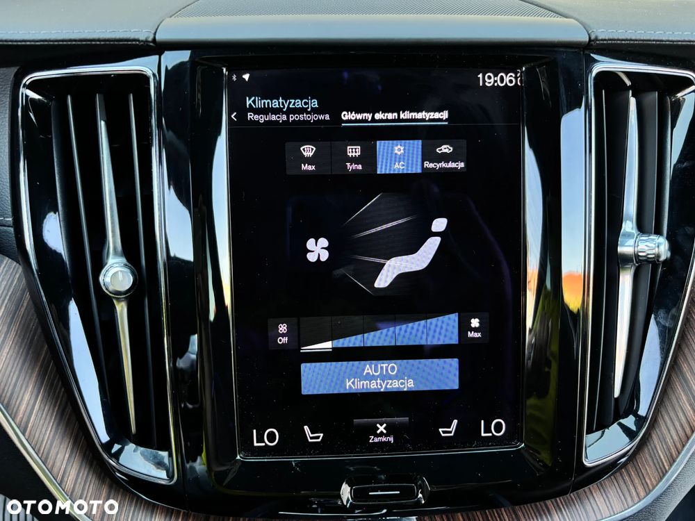 Volvo XC 60 B4 D Inscription - 29