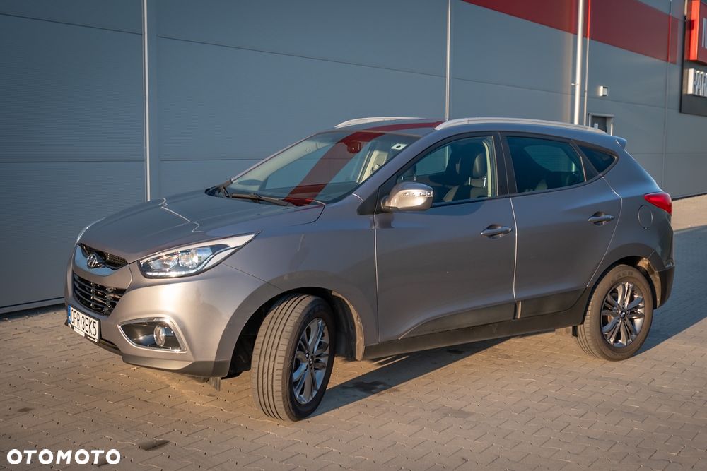 Hyundai ix35 2.0 CRDi 4WD Fifa World Cup Gold Edition - 24