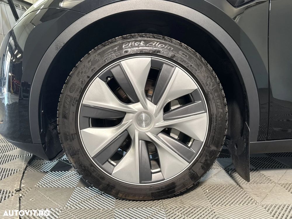 TESLA Model Y 2023 — imagine 13