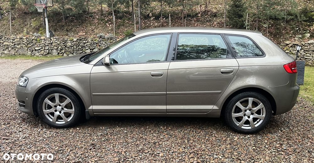 Audi A3 Sportback 2010 photo 4