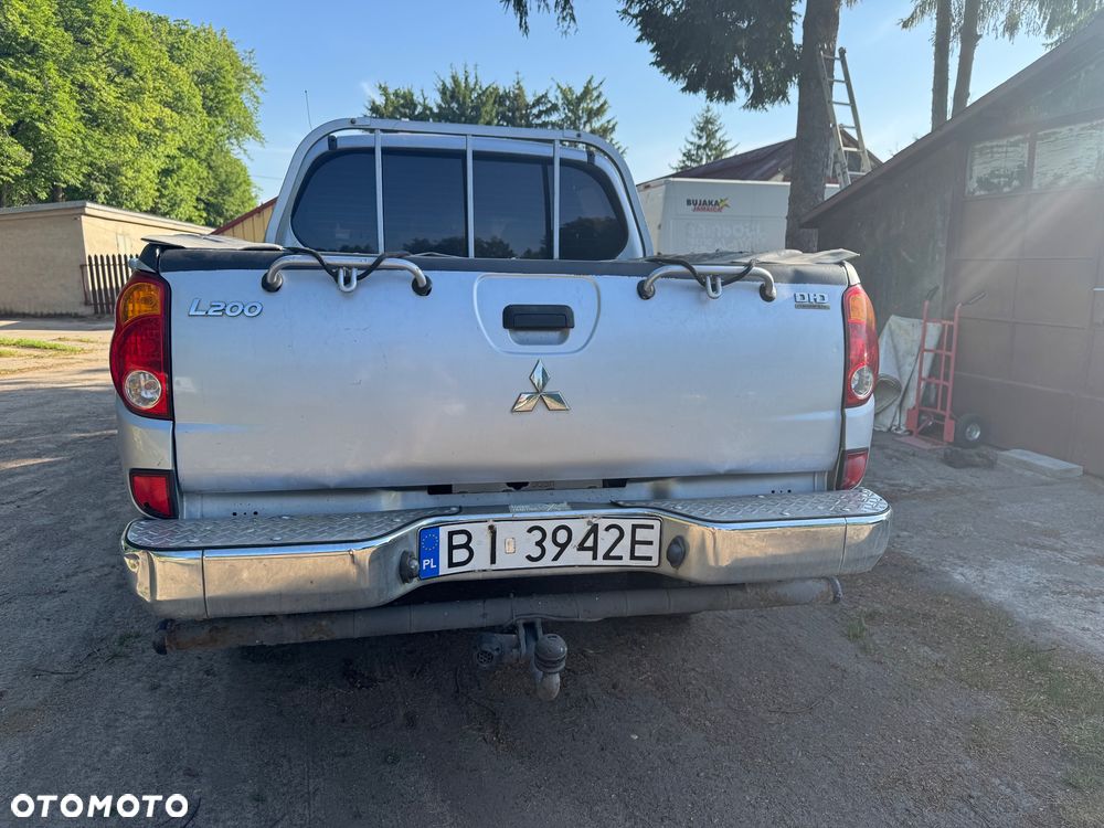 Mitsubishi L200 2.5 DID Intense + - 13