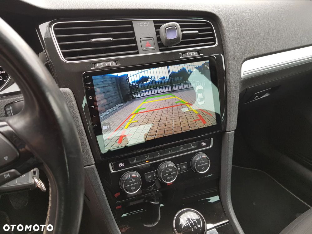 Volkswagen Golf - 20