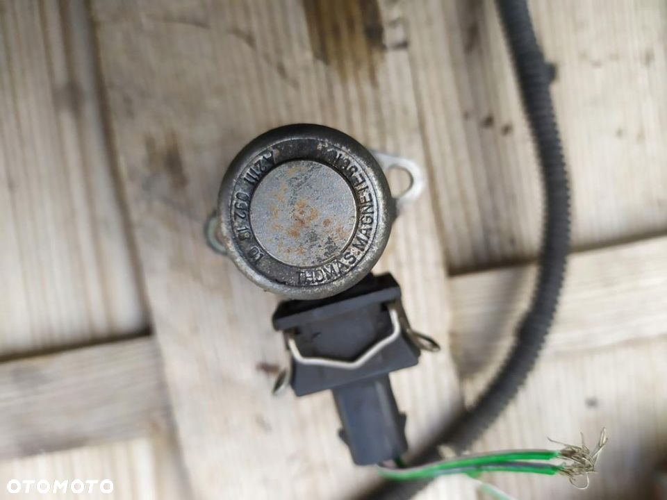 MERCEDES W211 ZAWÓR CZUJNIK MAGLOWNICY A2110921001 - 2