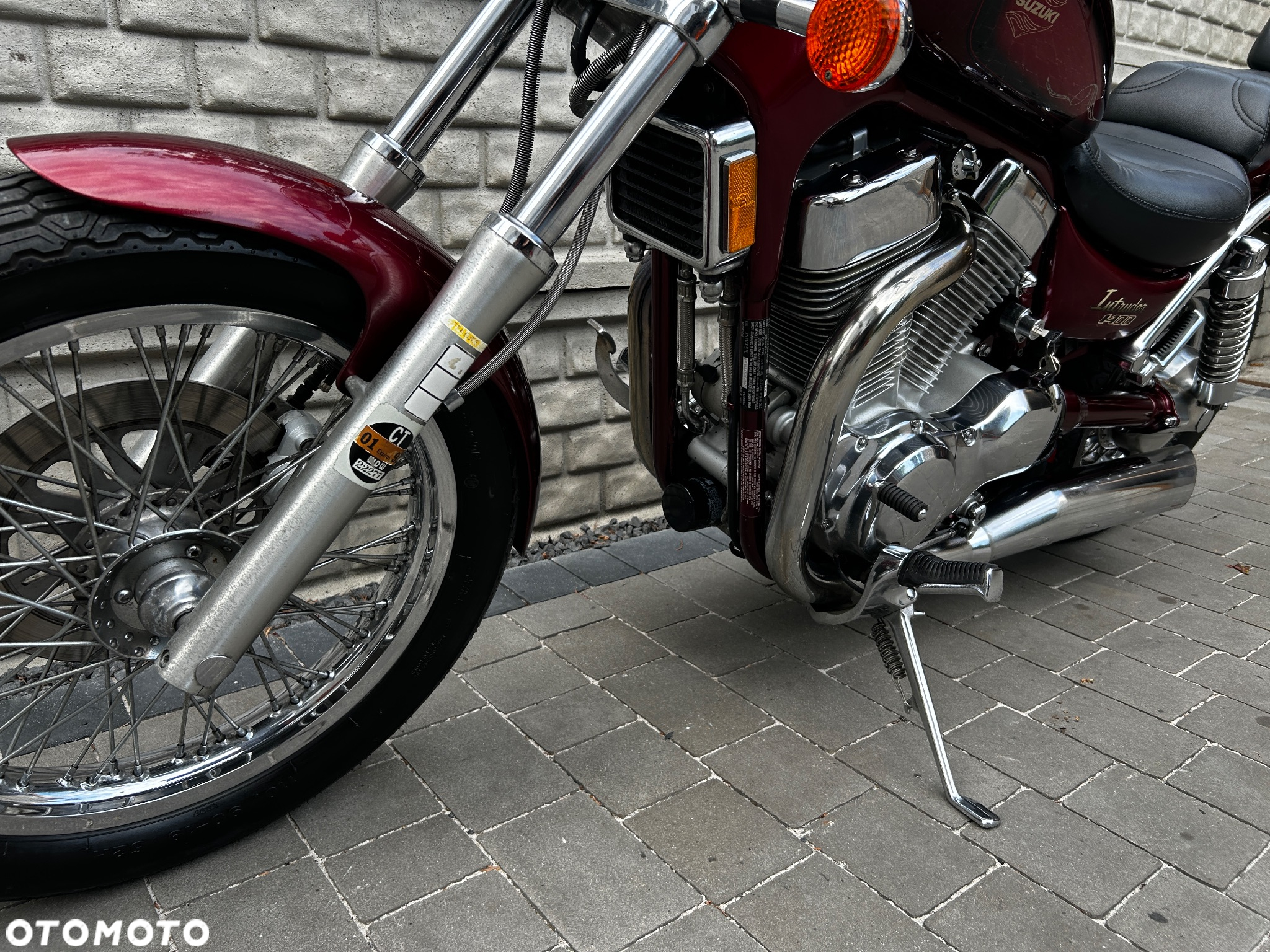 Suzuki Intruder - 17