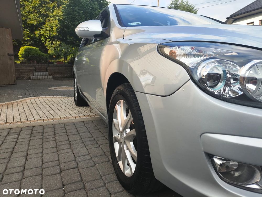 Hyundai i30 i30cw 2.0 Style - 25
