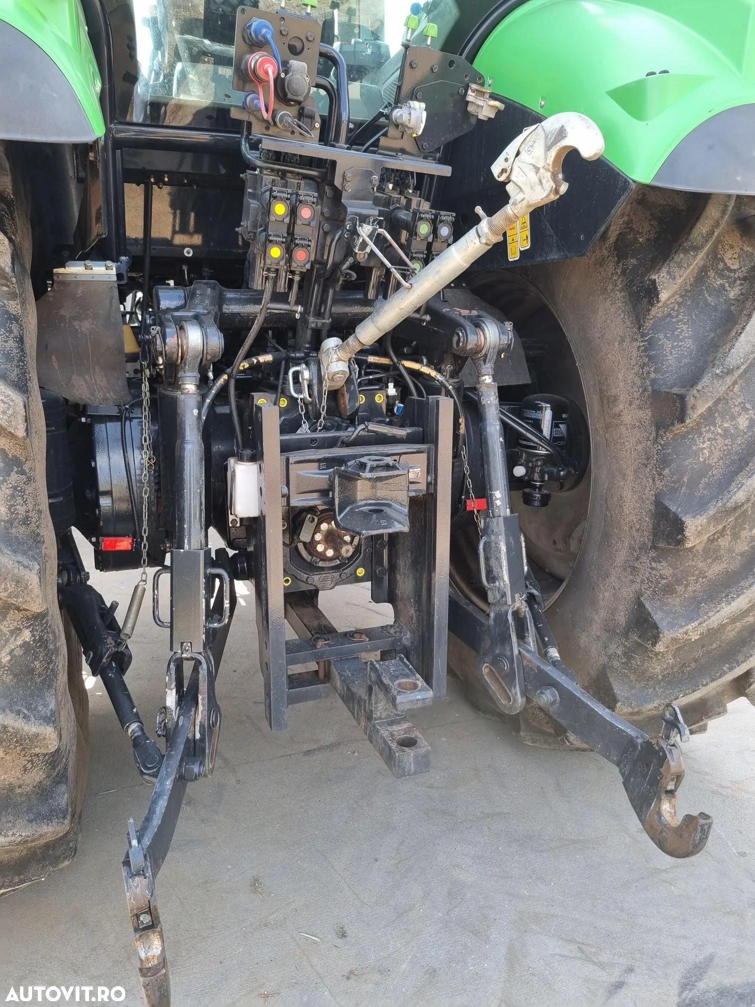 Deutz-Fahr 6215 - 9