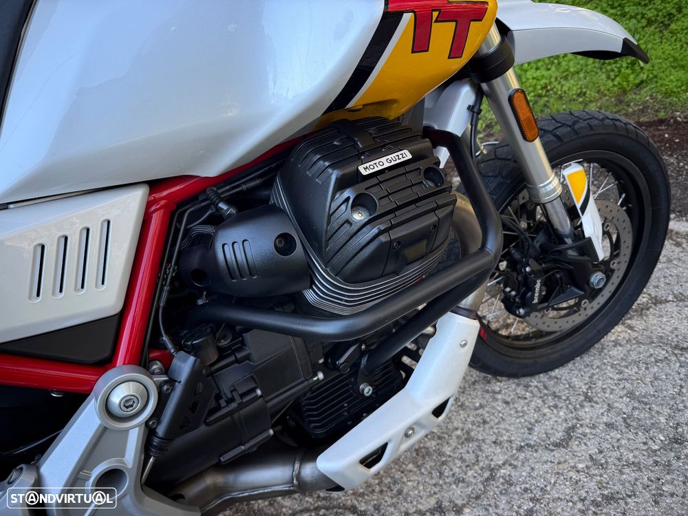 Moto Guzzi V85 TT - 17
