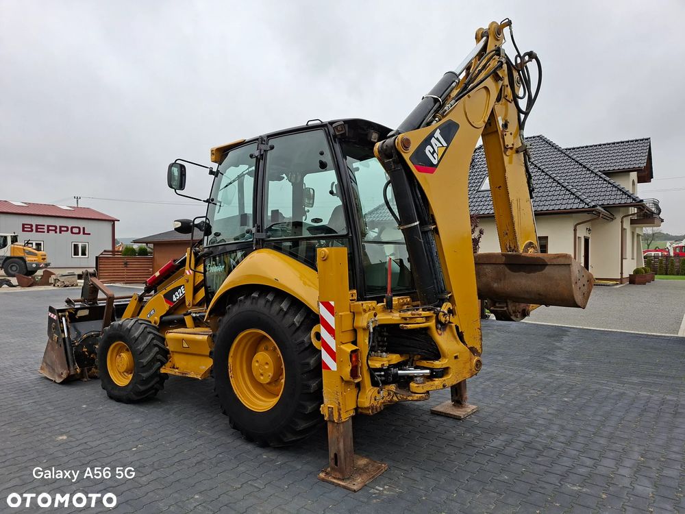 Caterpillar CAT 432E Premier - 7