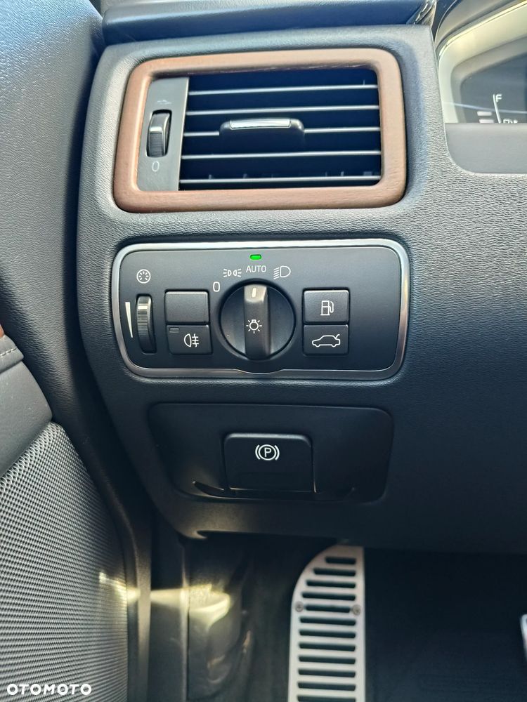 Volvo XC 70 D5 AWD Summum - 10