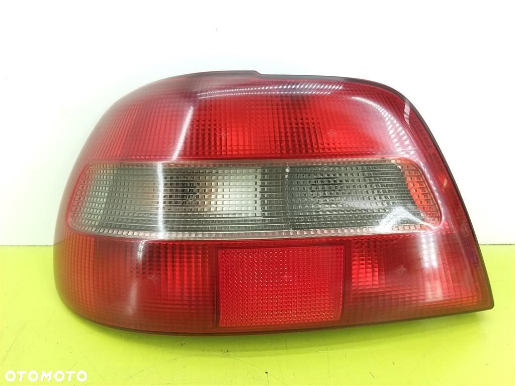 Lampa lewa tylna tył Volvo S40 1995-1999 PRZED LIFT 30801286 ORYGINAŁ - 1