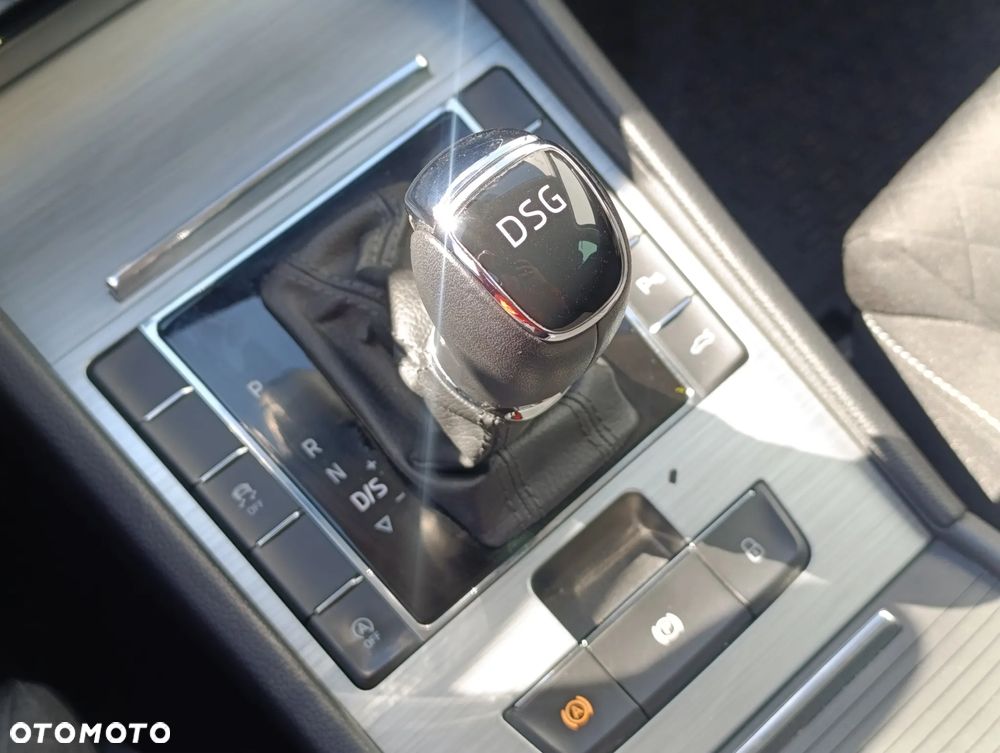 Skoda Superb 2.0 TSI Ambition DSG - 35