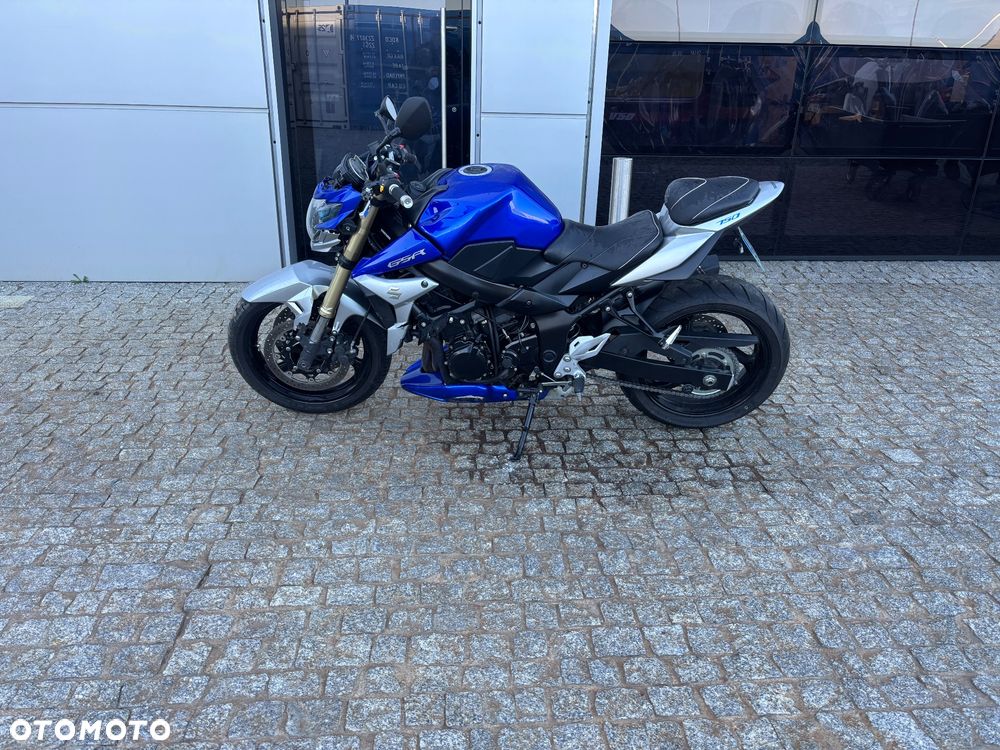Suzuki GSR - 2