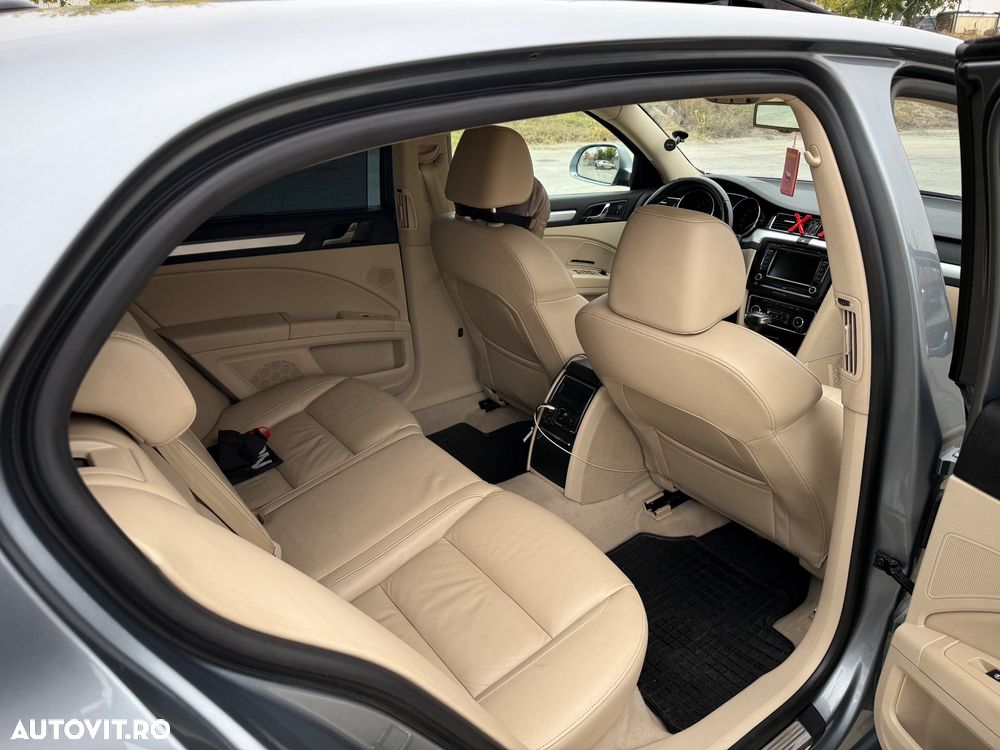Skoda Superb 2.0 TDI DSG Ambition - 27