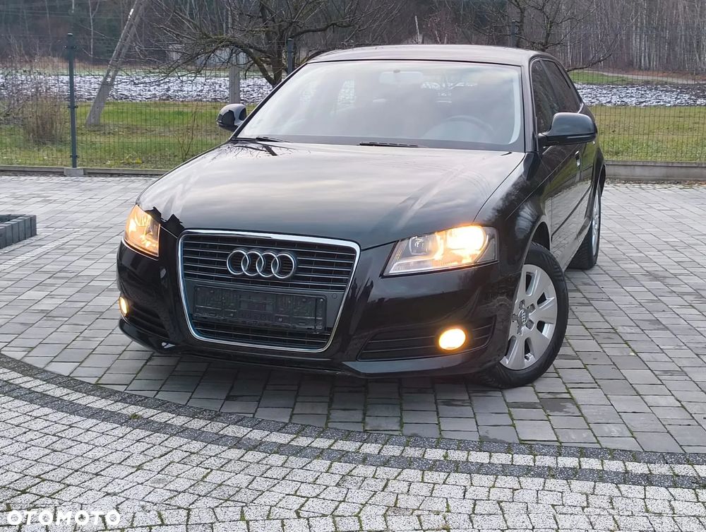 Audi A3 Sportback 1.6 TDI DPF Ambiente - 1