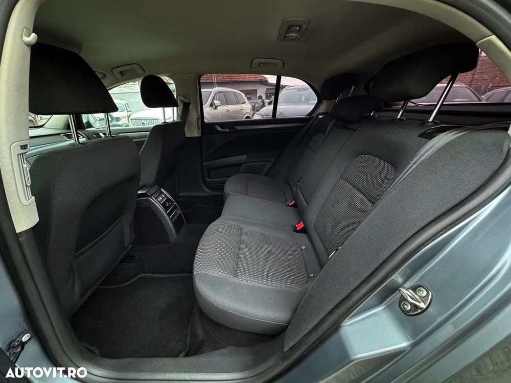 Skoda Superb 2.0 TDI DPF Elegance - 6