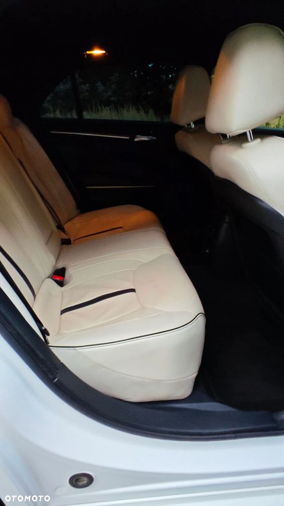 Chrysler 300C - 15