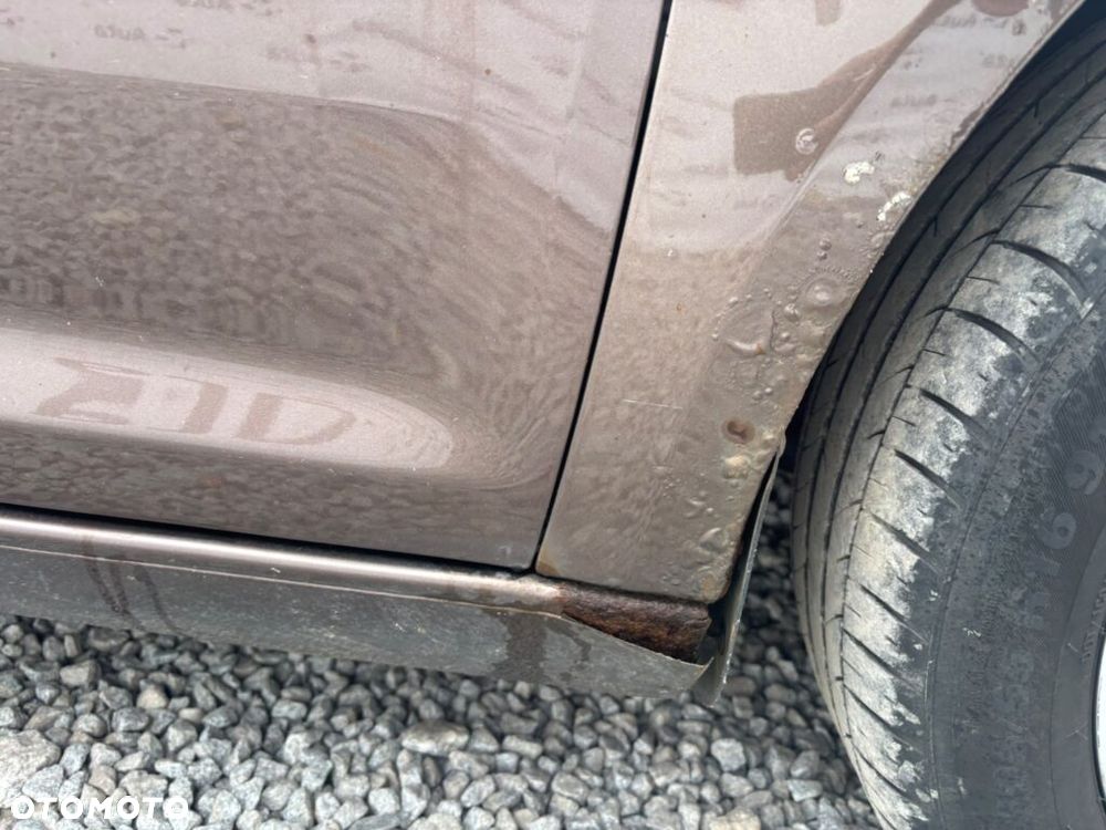 Volkswagen Touran 2.0 TDI DPF MATCH - 17