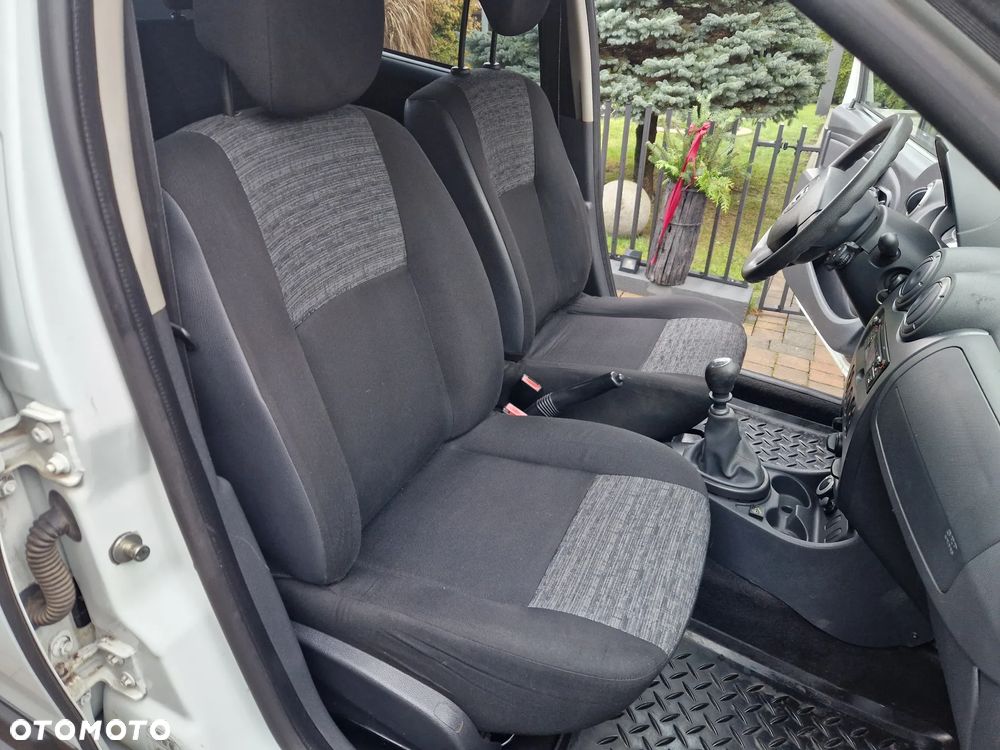 Dacia Duster 1.6 16V 105 4x4 Laureate - 12