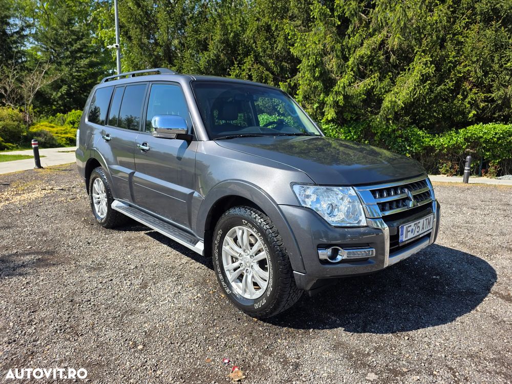Mitsubishi Pajero - 2