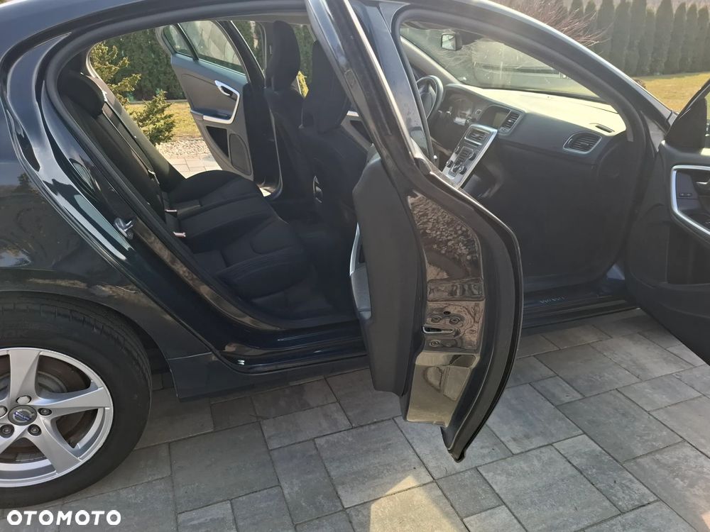 Volvo S60 D2 Momentum - 17