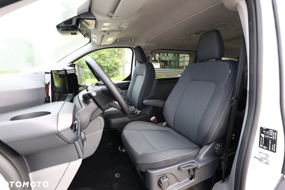 Ford Tourneo Custom - 9