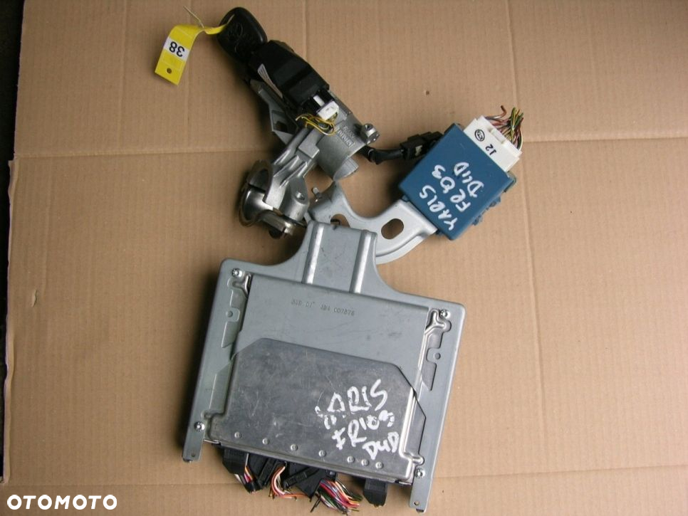 TOYOTA YARIS I D4D -05 STACYJKA KOMPUTER STEROWNIK - 3