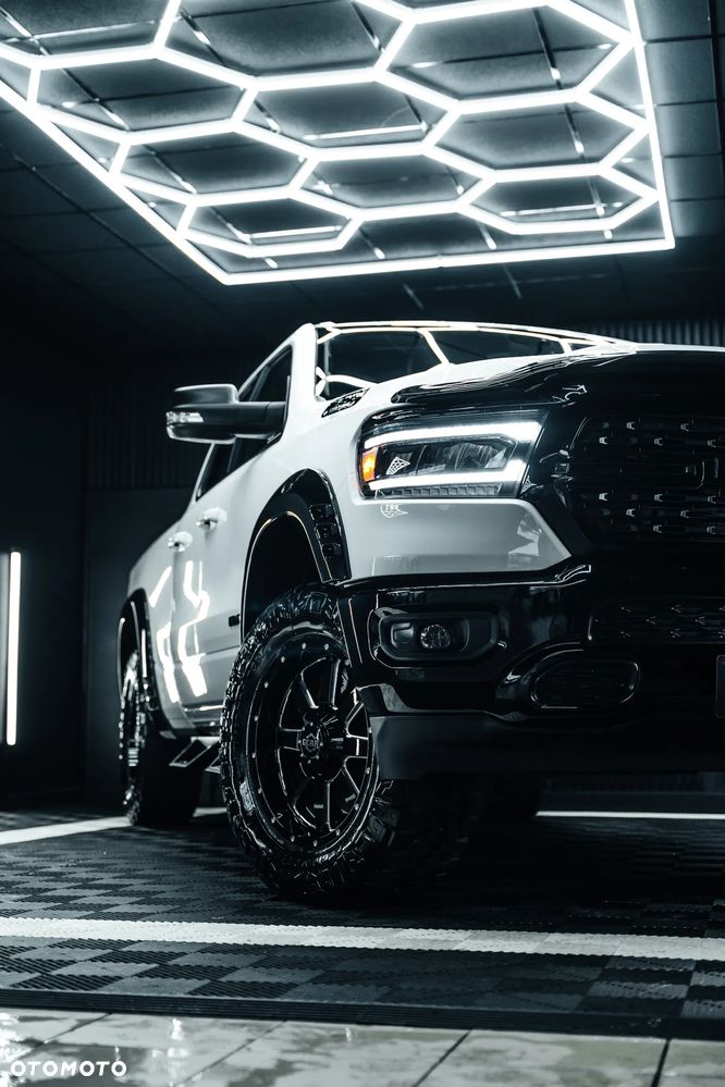 RAM 1500 Crew Cab Shortbed Bighorn - 2